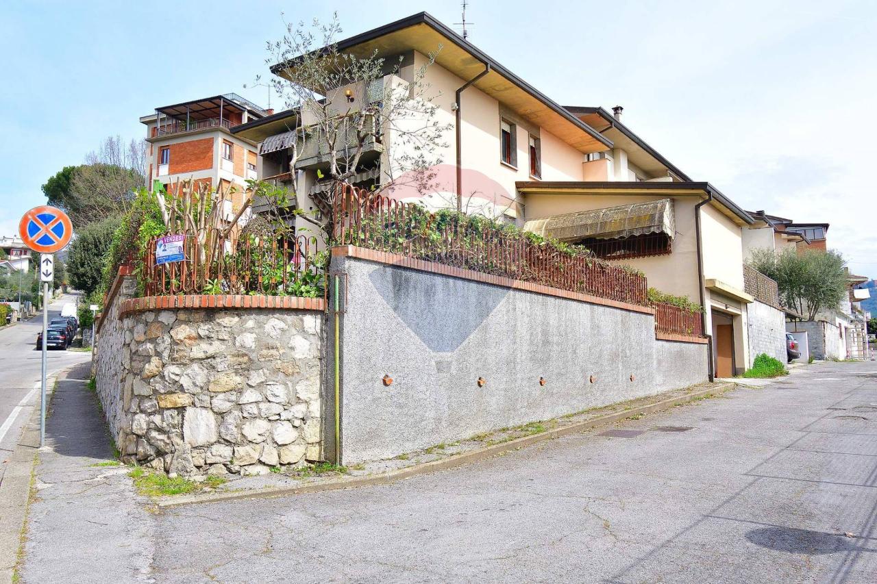 Casa indipendente in vendita a Montecatini Terme