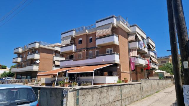 4-room flat in Via Lombardia, Anzio - Photo 1