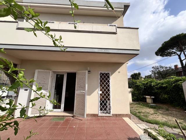 Terraced house in Via dei Gladioli, Anzio - Photo 1