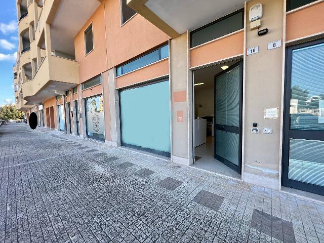 Geschäft in Via Estrafallaces, Lecce - Foto 1