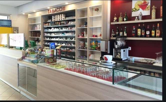 Bar - Tavola calda/fredda in Via Vittorio Veneto, Piacenza - Foto 1