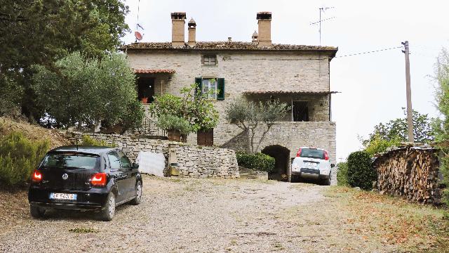 Semi-detached house in Mengaccini, Cortona - Photo 1