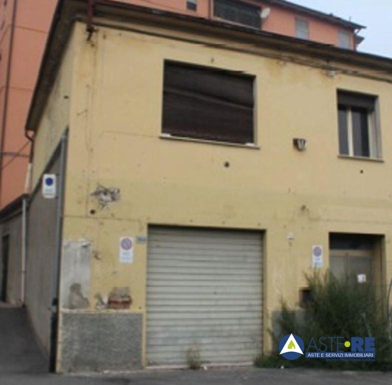 Locale commerciale in vendita a Savignano Sul Panaro