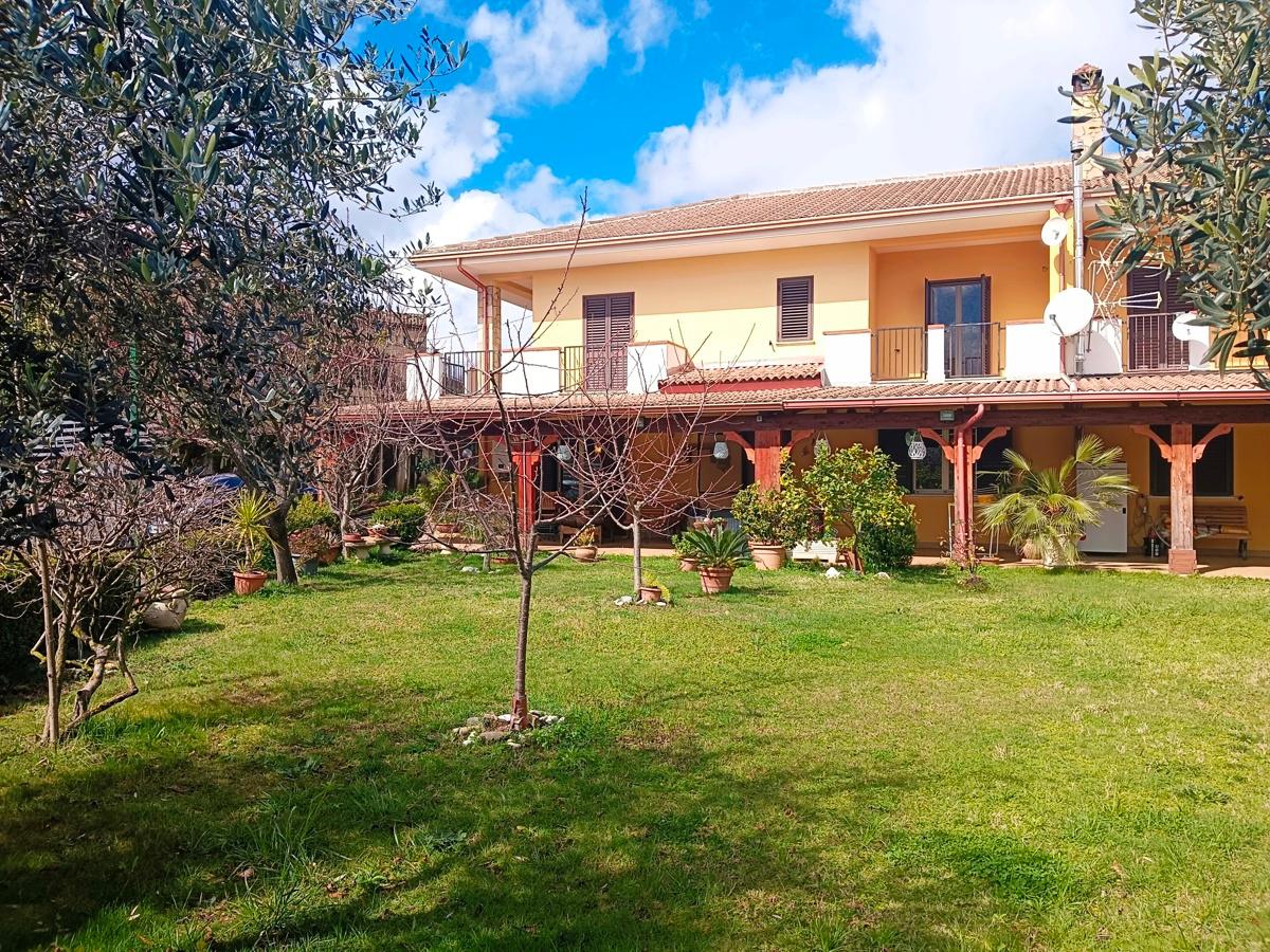 Villa in vendita a San Vincenzo La Costa