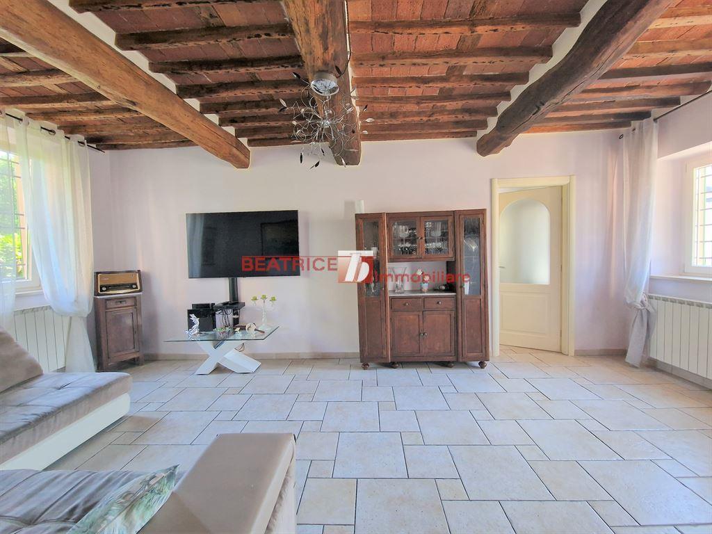 Villa bifamiliare in vendita a Capannori