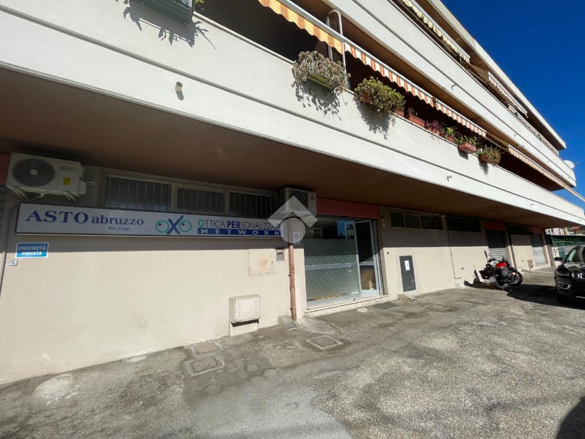 Magazzino in Via Cesare Balbo 10, Montesilvano, {3} - Foto 2