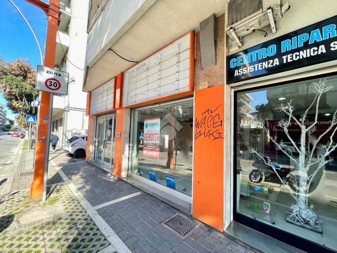 Negozio in Viale G. Marconi 113, Pescara, {3} - Foto 2