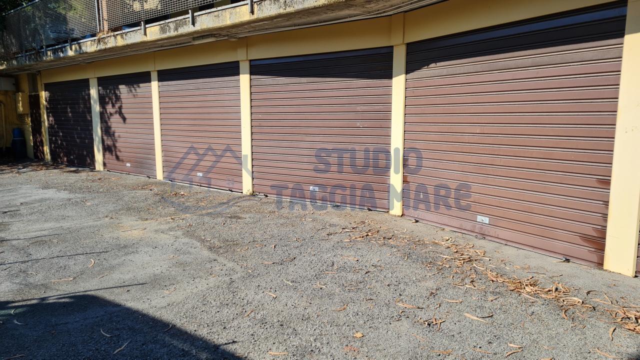 Parcheggio chiuso in vendita a Riva Ligure