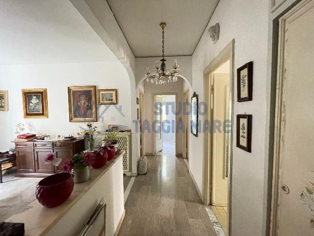 4-room flat in Viale Giuseppe Mazzini 11, Taggia - Photo 1