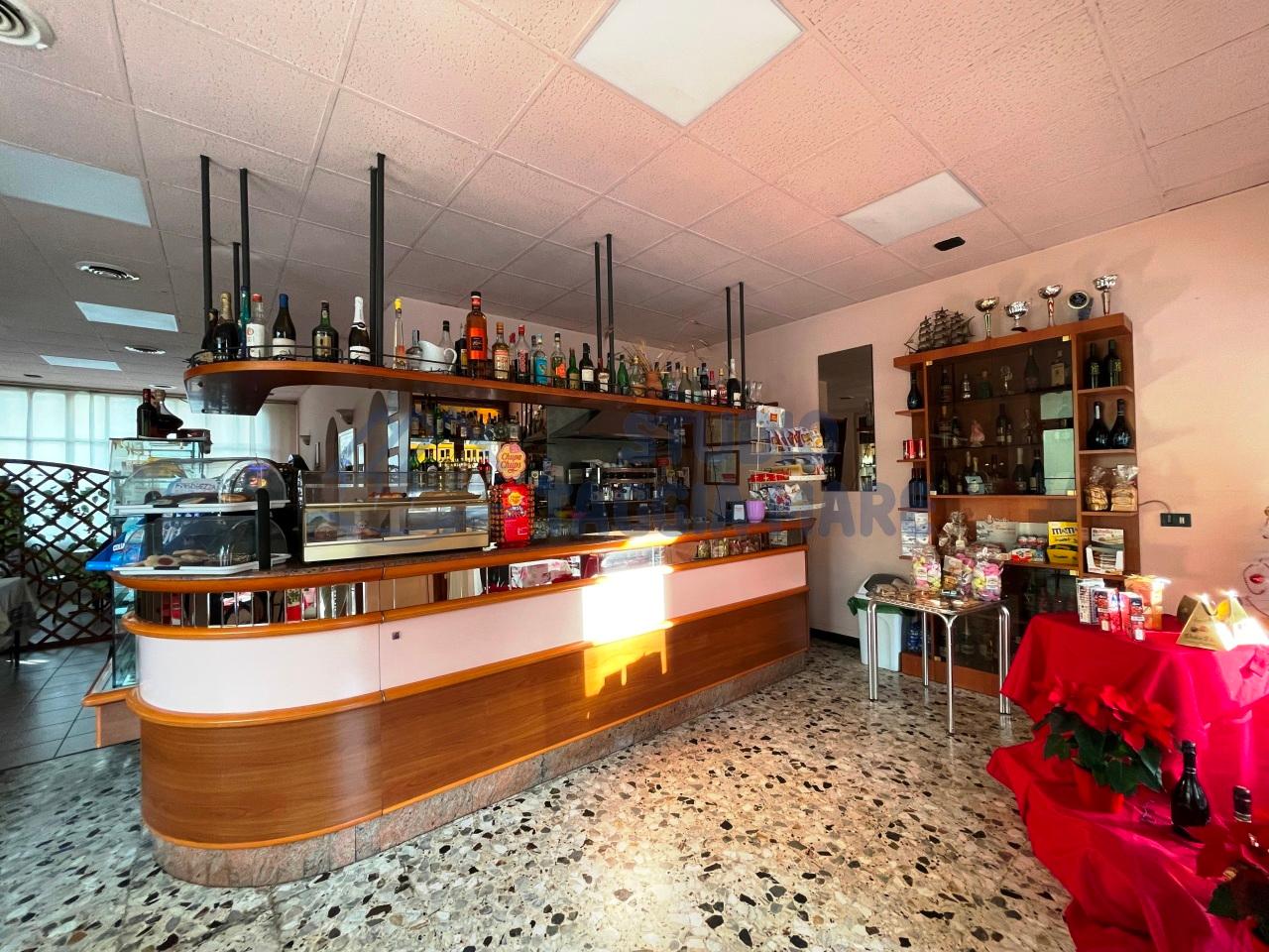 Bar in vendita a Taggia
