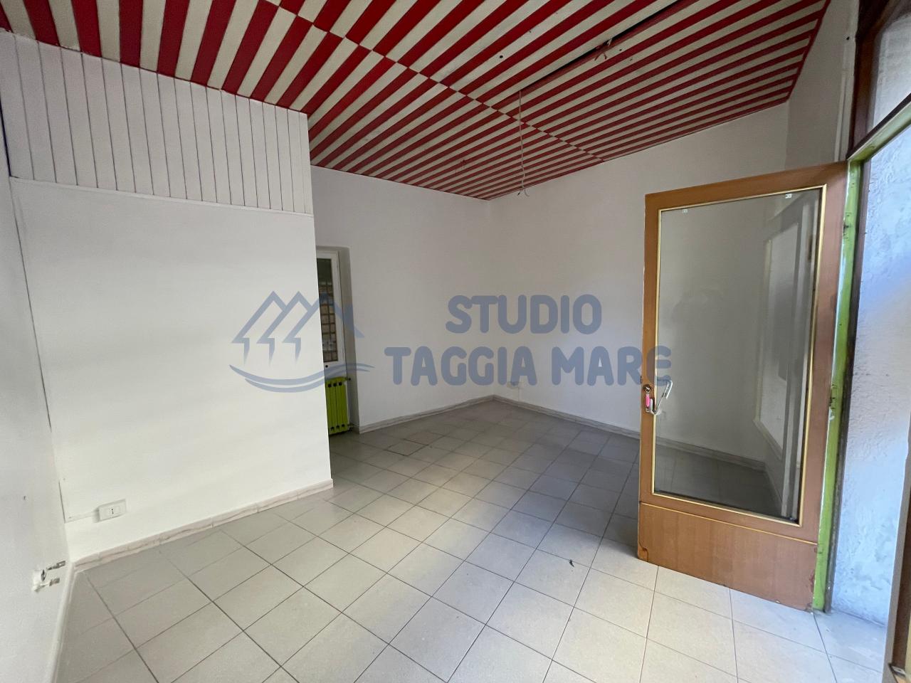 Ufficio in Viale Giuseppe Mazzini 3, Taggia, {3} - Foto 1