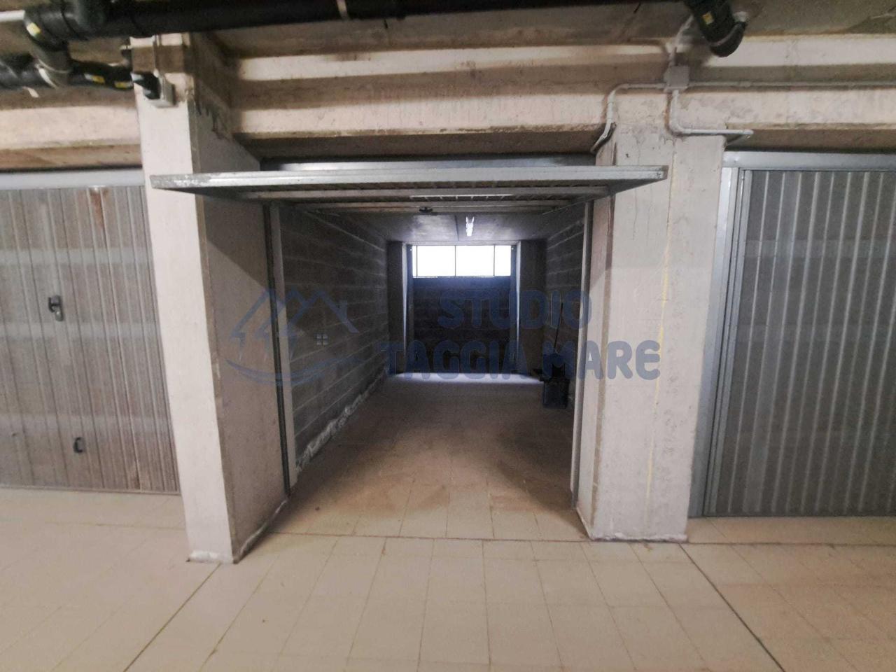 Parcheggio chiuso in Via Ferdinando Magellano, Taggia, {3} - Foto 1