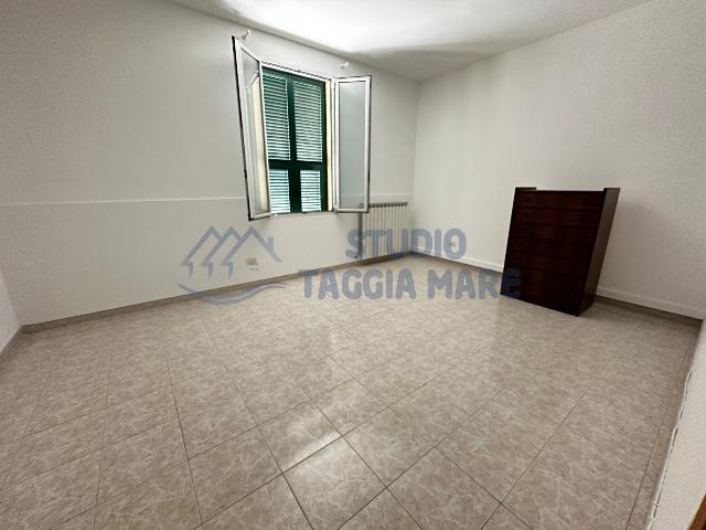 2-room flat in Via Nuvolone, Taggia - Photo 1