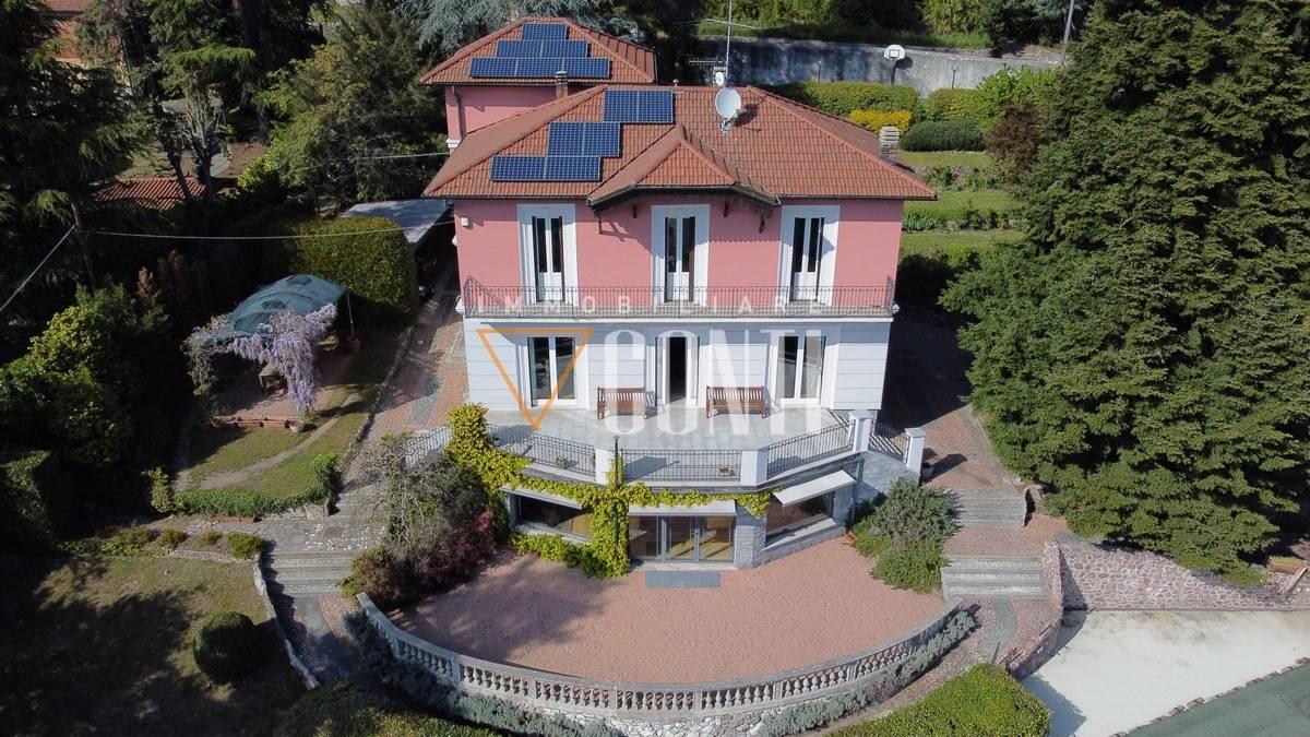 Villa in vendita a Gavirate