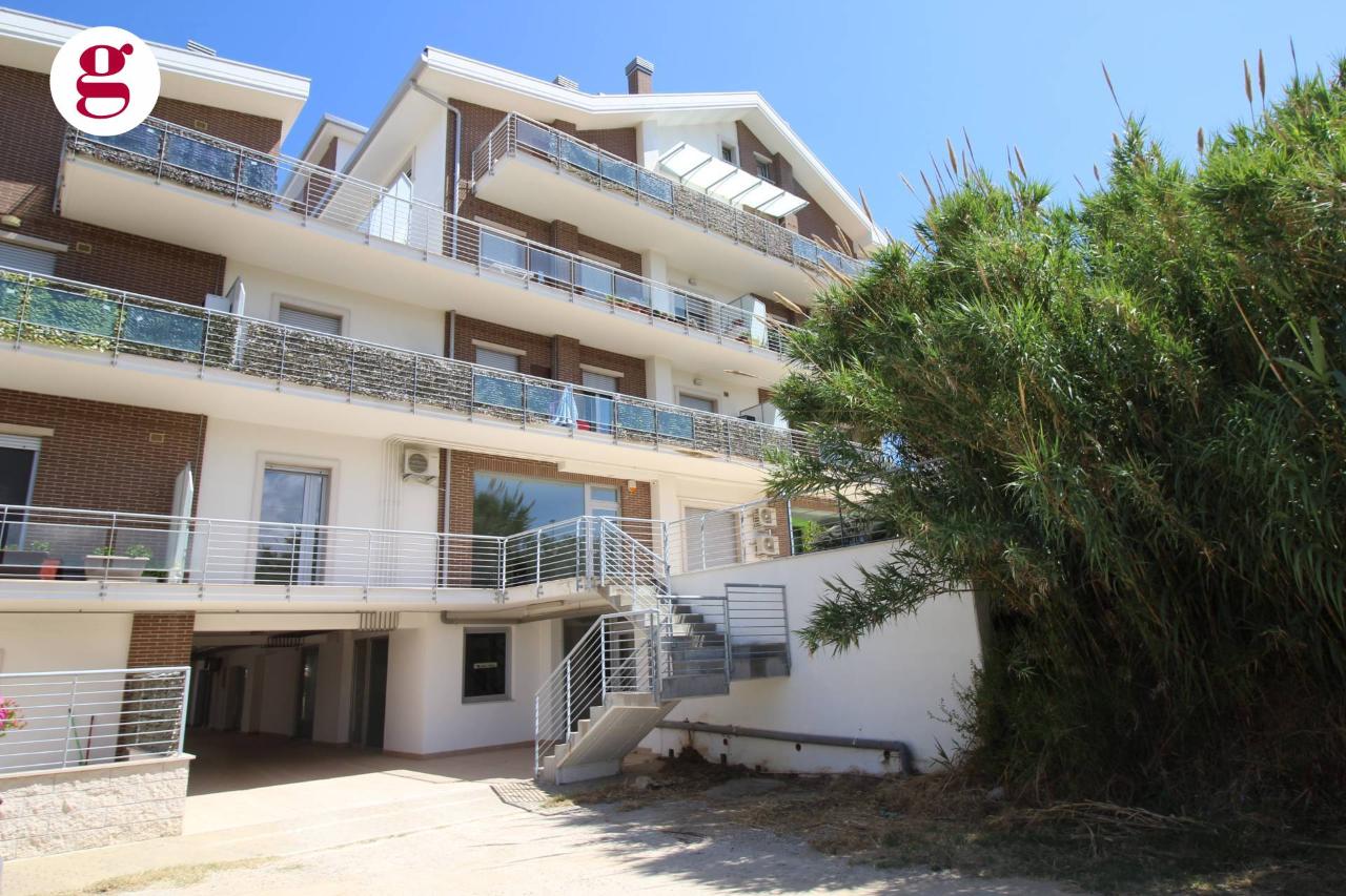 Negozio in Viale Perth, Vasto - Foto 1