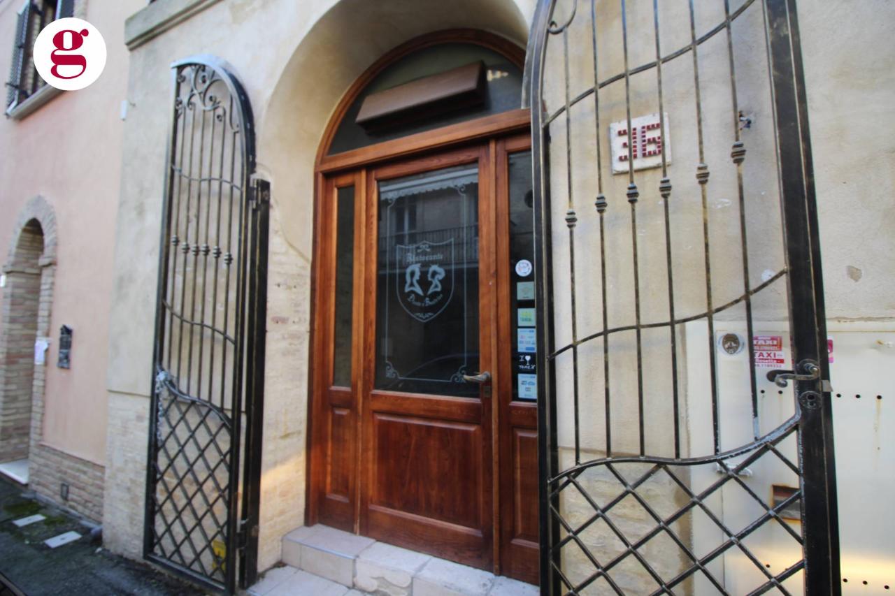 Negozio in Corso Dante Alighieri 36, Vasto - Foto 1