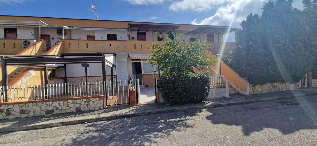 Villa a schiera in vendita a Campofelice Di Roccella