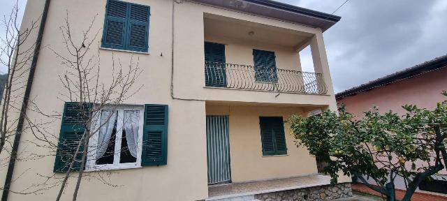 Detached house in Via Luigi del Mancino,  20, Massa - Photo 1