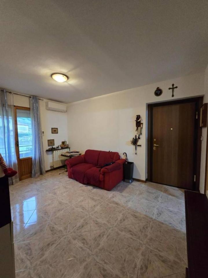 appartamento in vendita a Massa in zona Romagnano