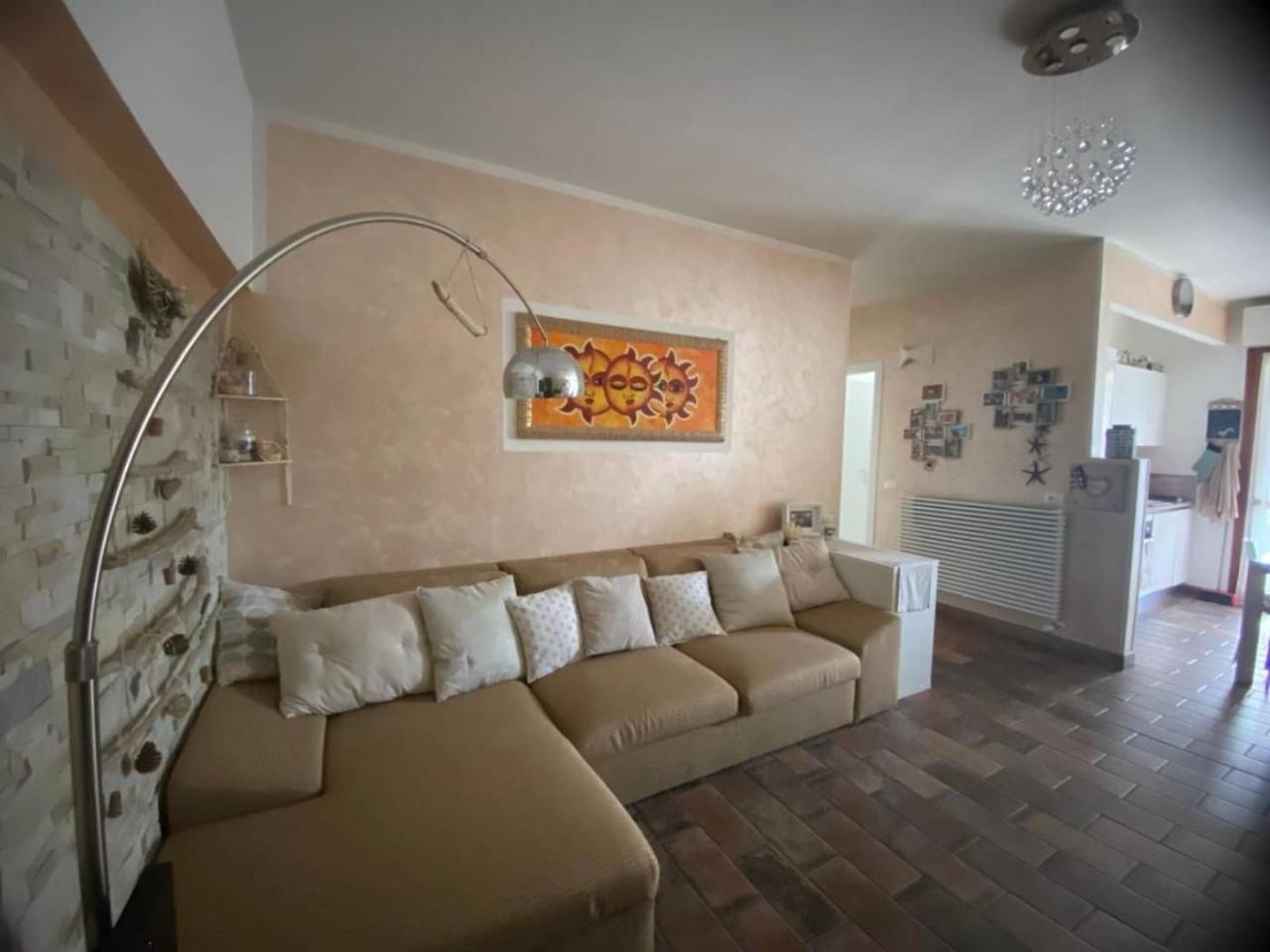appartamento in vendita a Massa in zona Castagnola
