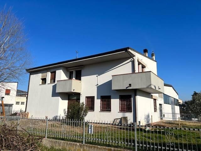 Villa in Via Lombardia 6, Castel San Pietro Terme - Foto 1