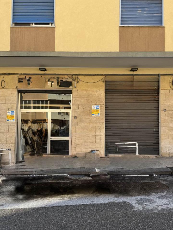 Negozio in , Messina, {3} - Foto 1