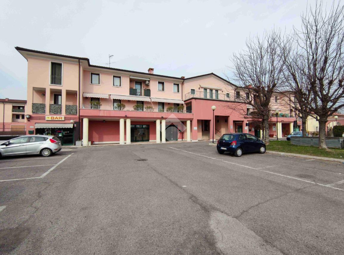 Negozio in Via Crescini 1, Sant'Ambrogio di Valpolicella - Foto 1