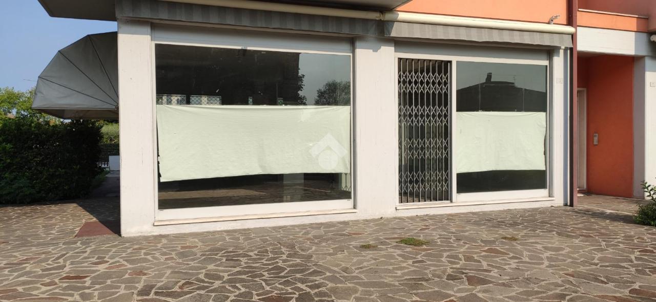 Negozio in Via Marsala 13, Villafranca di Verona - Foto 1