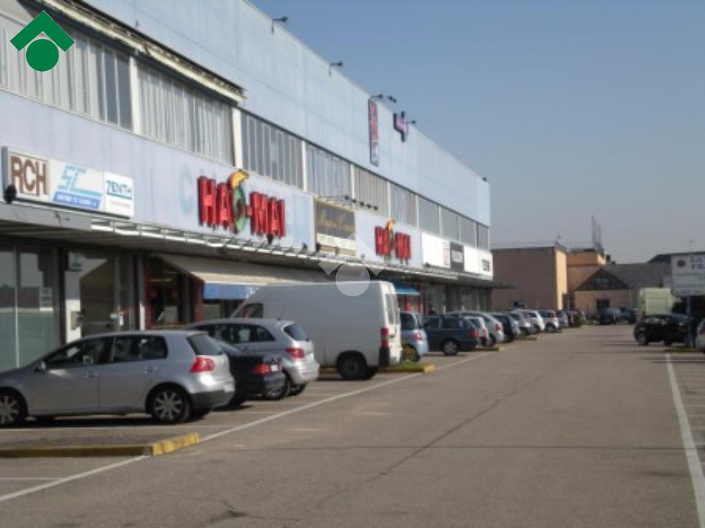 Negozio in , Bussolengo - Foto 1