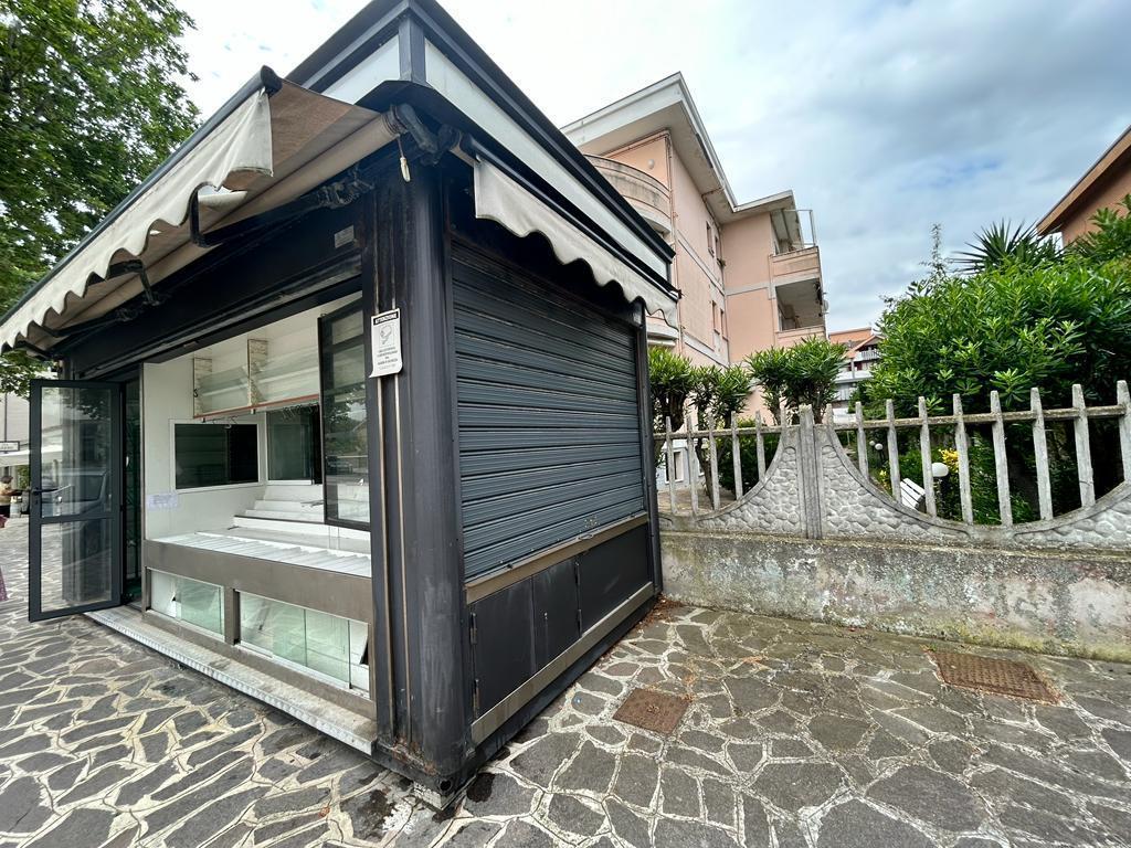 Palazzina commerciale in Viale Maiella, Francavilla Al Mare, {3} - Foto 2