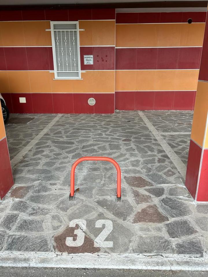 Parcheggio chiuso in Viale Maiella 23/a, Francavilla Al Mare, {3} - Foto 2