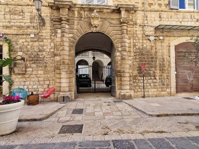 Geschäftsgebäude in Via Ognissanti, Trani - Foto 1