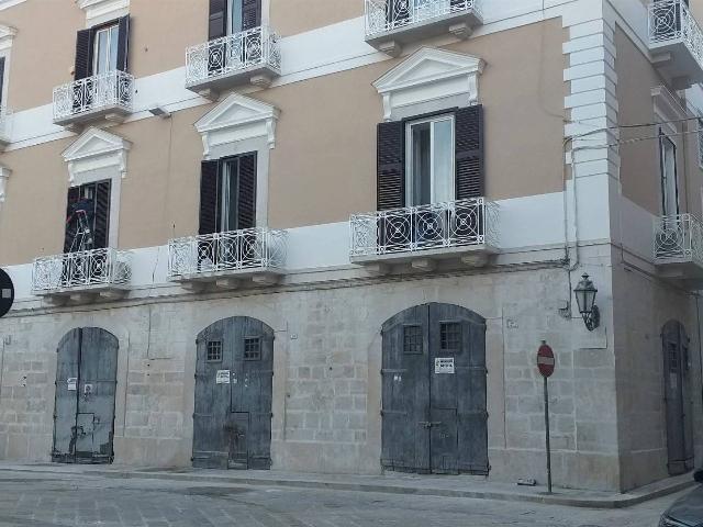 Shop in Piazza Campo dei Longobardi, Trani - Photo 1