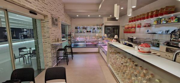 Pasticceria in Via Pisa, Trani, {3} - Foto 2