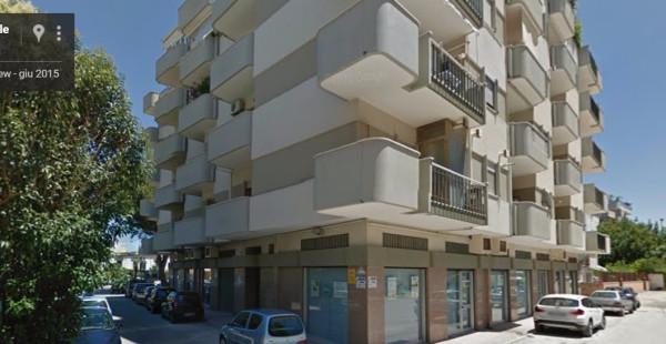 Negozio in Via Vittorio Malcangi, Trani, {3} - Foto 2