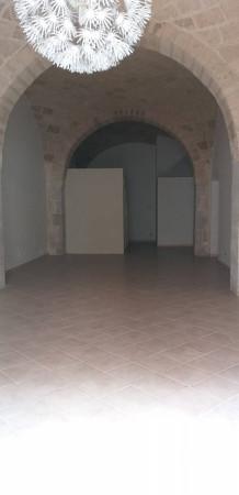 Negozio in Via Camillo Benso di Cavour, Trani, {3} - Foto 2