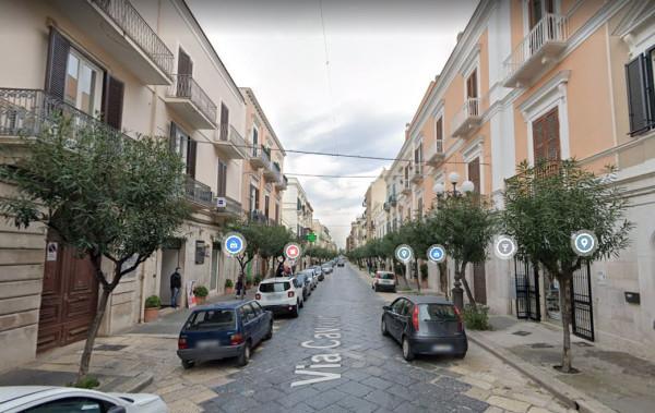 Negozio in Via Camillo Benso di Cavour, Trani, {3} - Foto 1