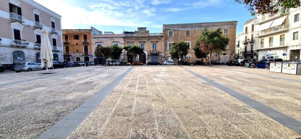 Negozio in Piazza Campo dei Longobardi, Trani, {3} - Foto 1