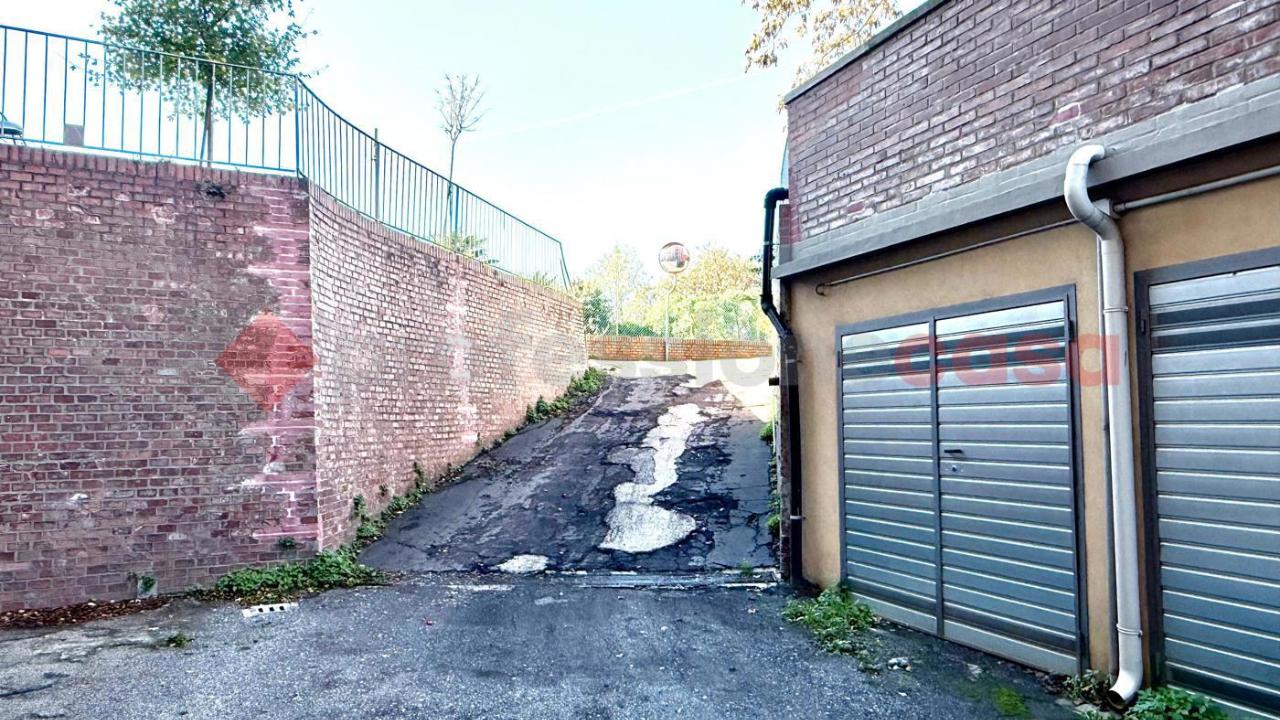 Magazzino in Via Enrico Mattei 22, Bologna, {3} - Foto 1