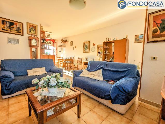 4-room flat in Via Pio X, Massa - Photo 1