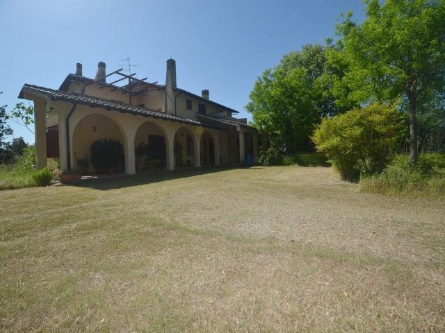 Country house or cottage in Piazza Vittorio Emanuele II, Carmignano - Photo 1