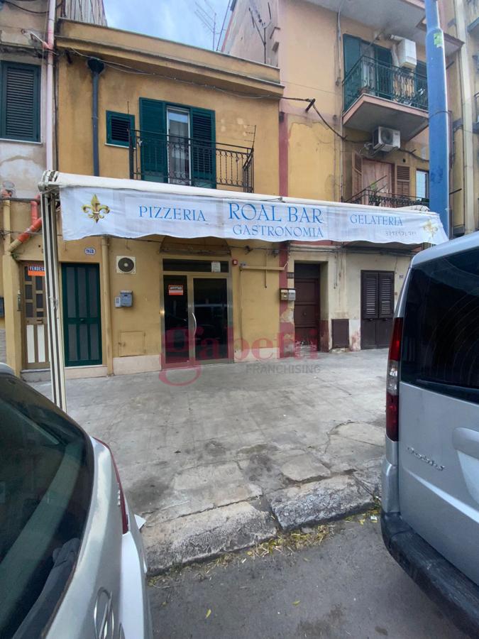 Esercizio commerciale in affitto a Palermo