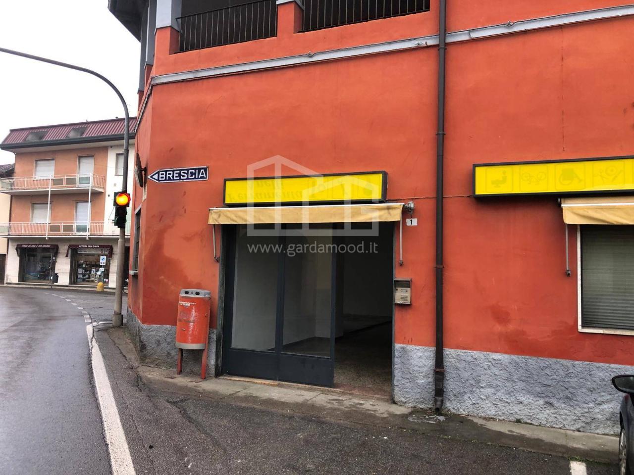 Esercizio commerciale in Via Cavour 1, Robecco D'Oglio, {3} - Foto 2