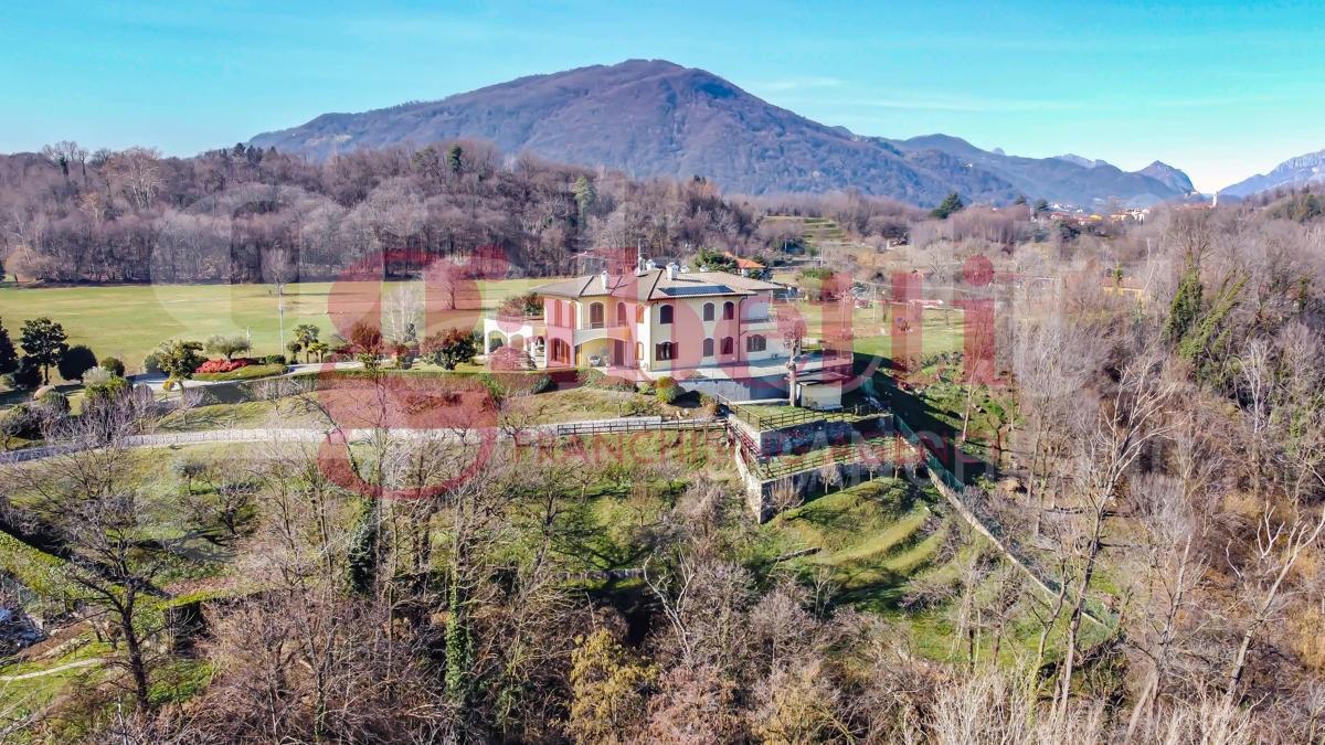 Villa in vendita a Calco