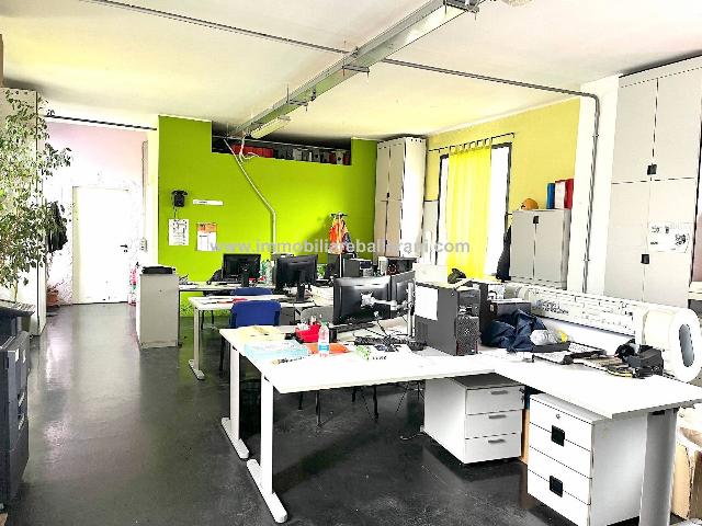 Gemeinschaftsbüro in Via Oslavia, Milano - Foto 1