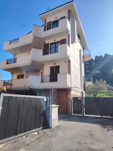 Villa in Via Niccolò Tommaseo 11/E, Montesilvano - Foto 1