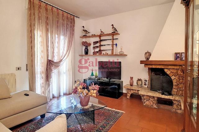 Four-family villa in Elle Pratavecchie 56019, Vecchiano - Photo 1