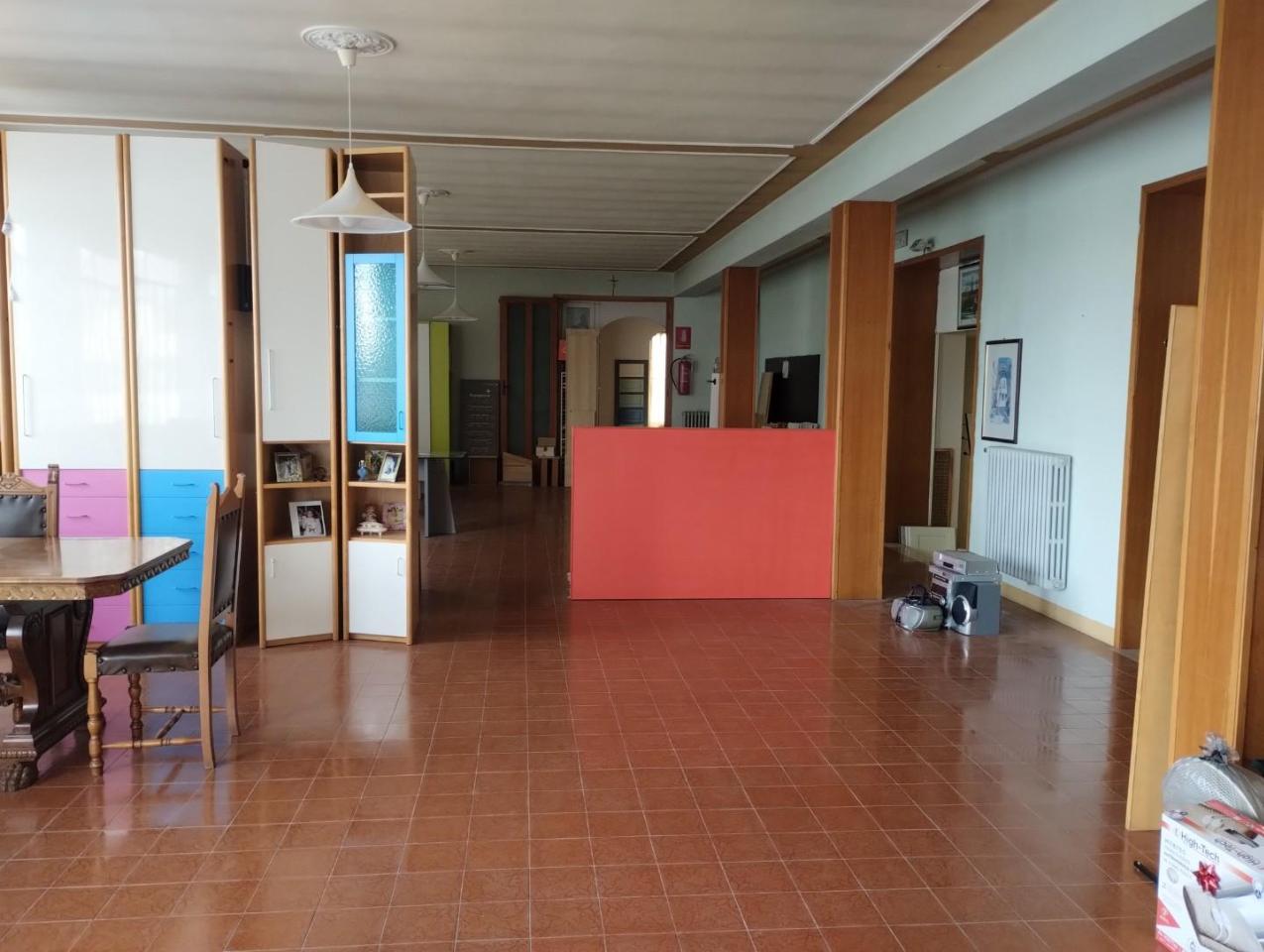 Locale commerciale in , Terricciola, {3} - Foto 2