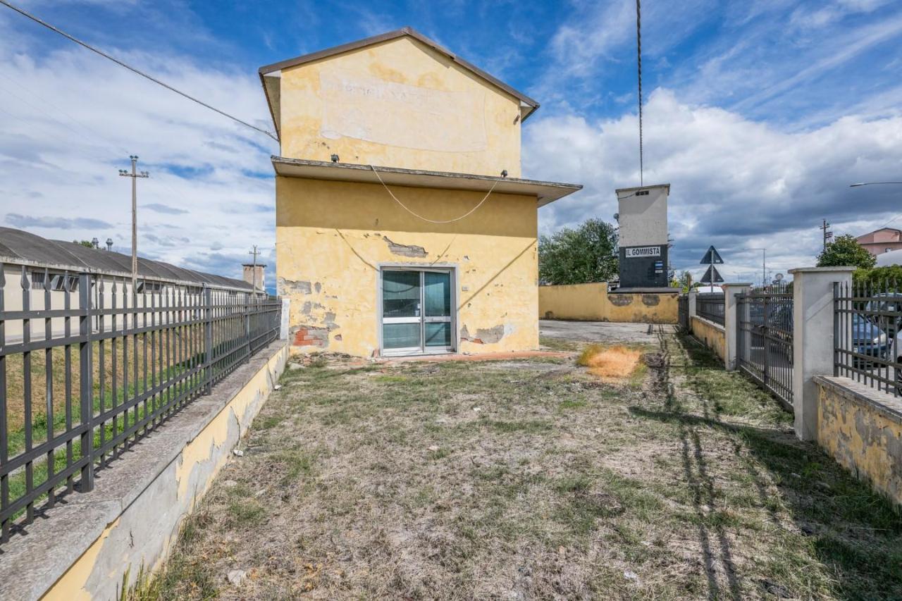 Capannone in a della Vecchia Stazione 28, Bientina, {3} - Foto 1