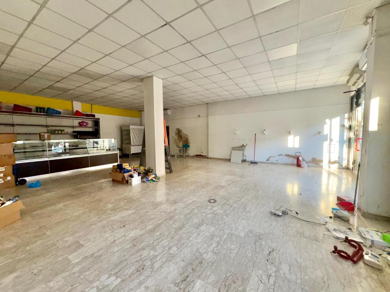Negozio in , Cascina, {3} - Foto 2